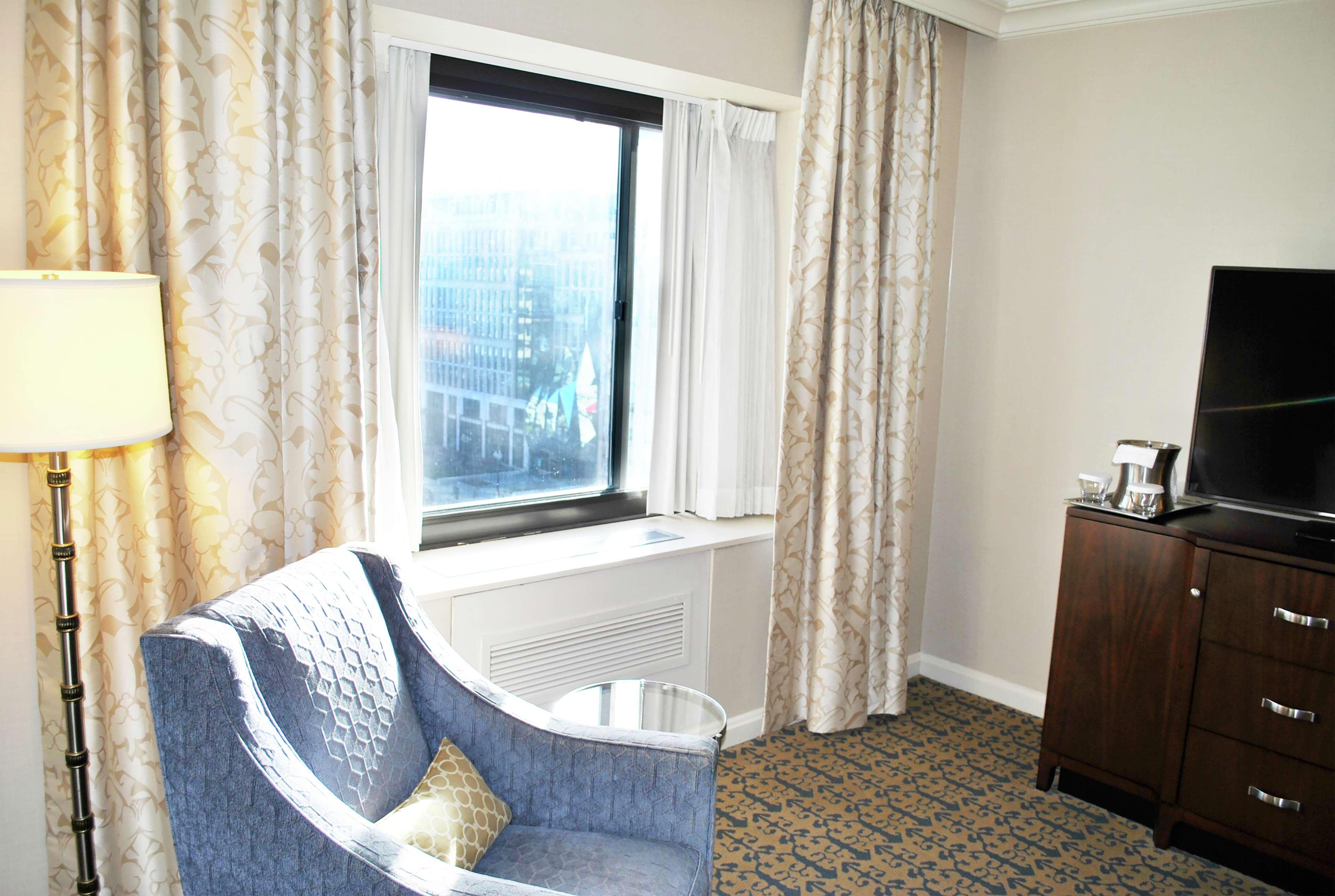 Capital Hilton Hotel Вашингтон Екстериор снимка