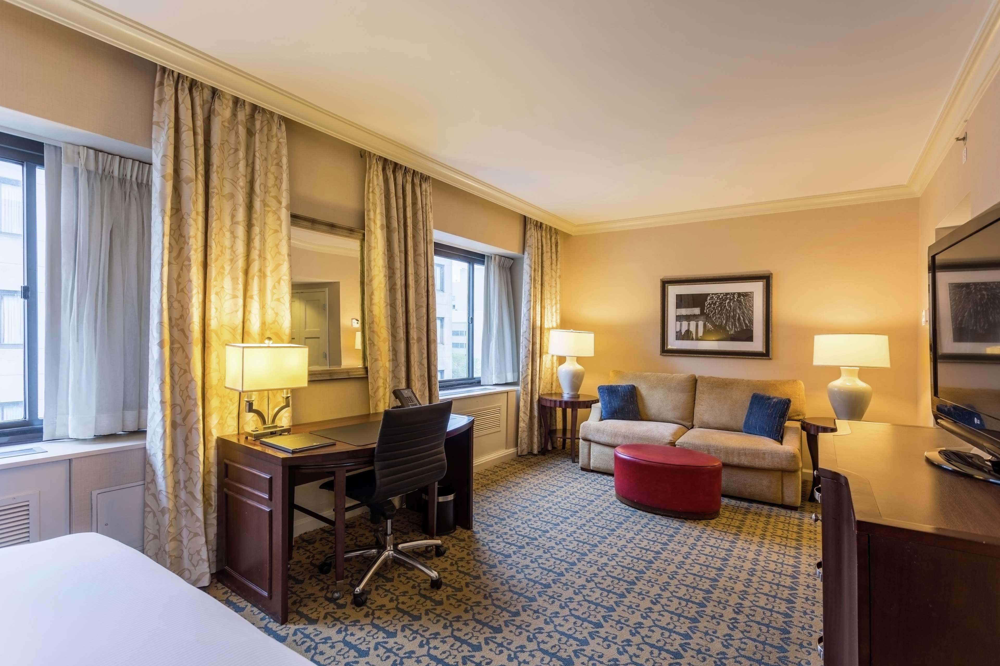 Capital Hilton Hotel Вашингтон Екстериор снимка