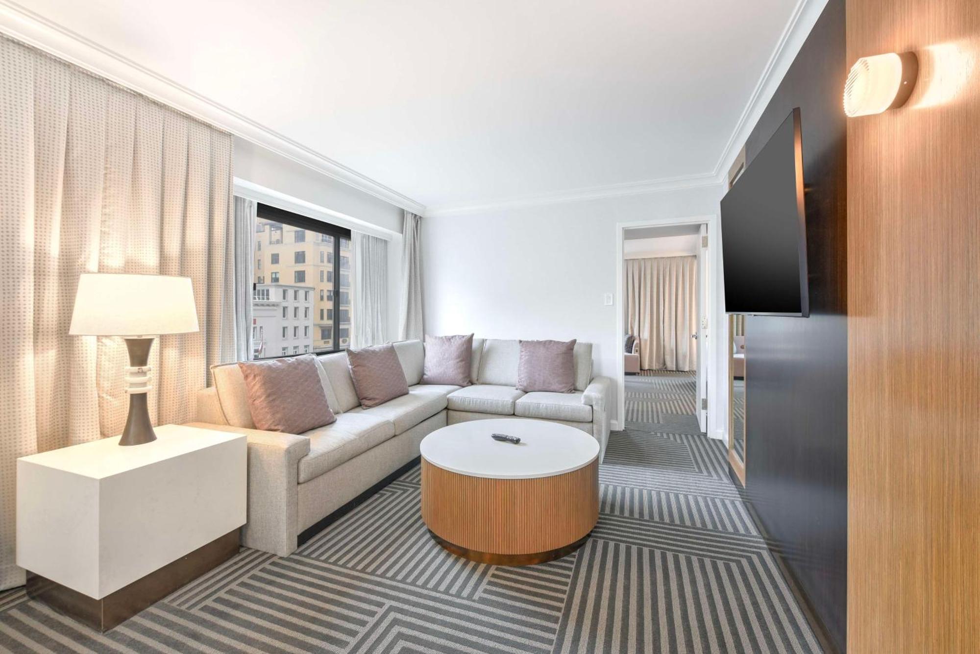 Capital Hilton Hotel Вашингтон Екстериор снимка